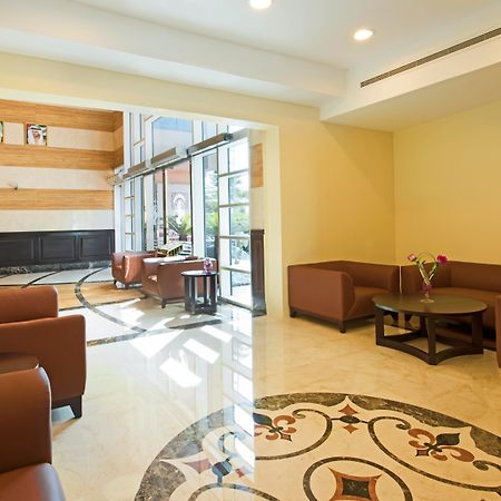 דובאי Sunday Mega Hotel Sheikh Zayed Road Near Difc Formerly Emirates Grand Hotel מראה חיצוני תמונה