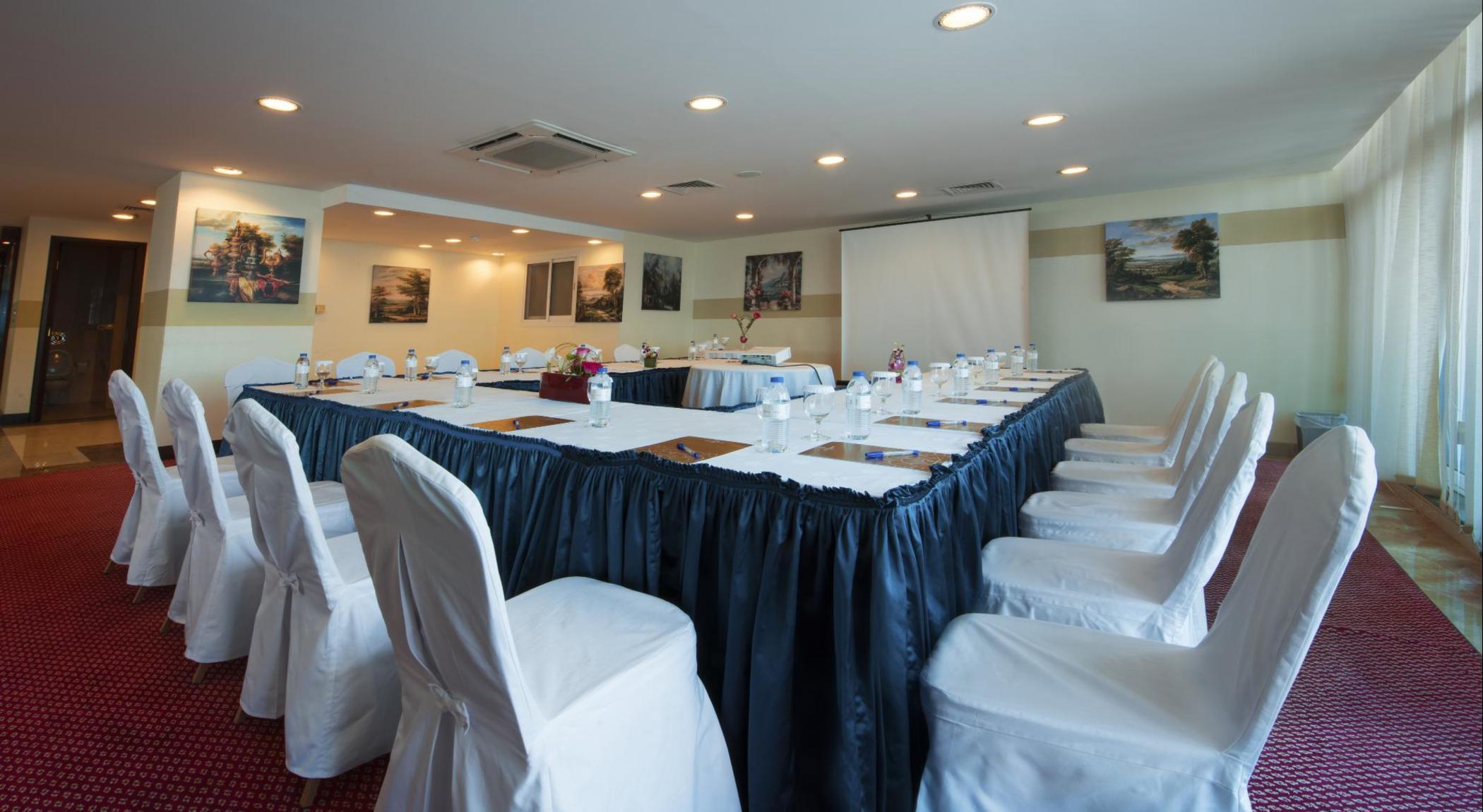 דובאי Sunday Mega Hotel Sheikh Zayed Road Near Difc Formerly Emirates Grand Hotel מראה חיצוני תמונה