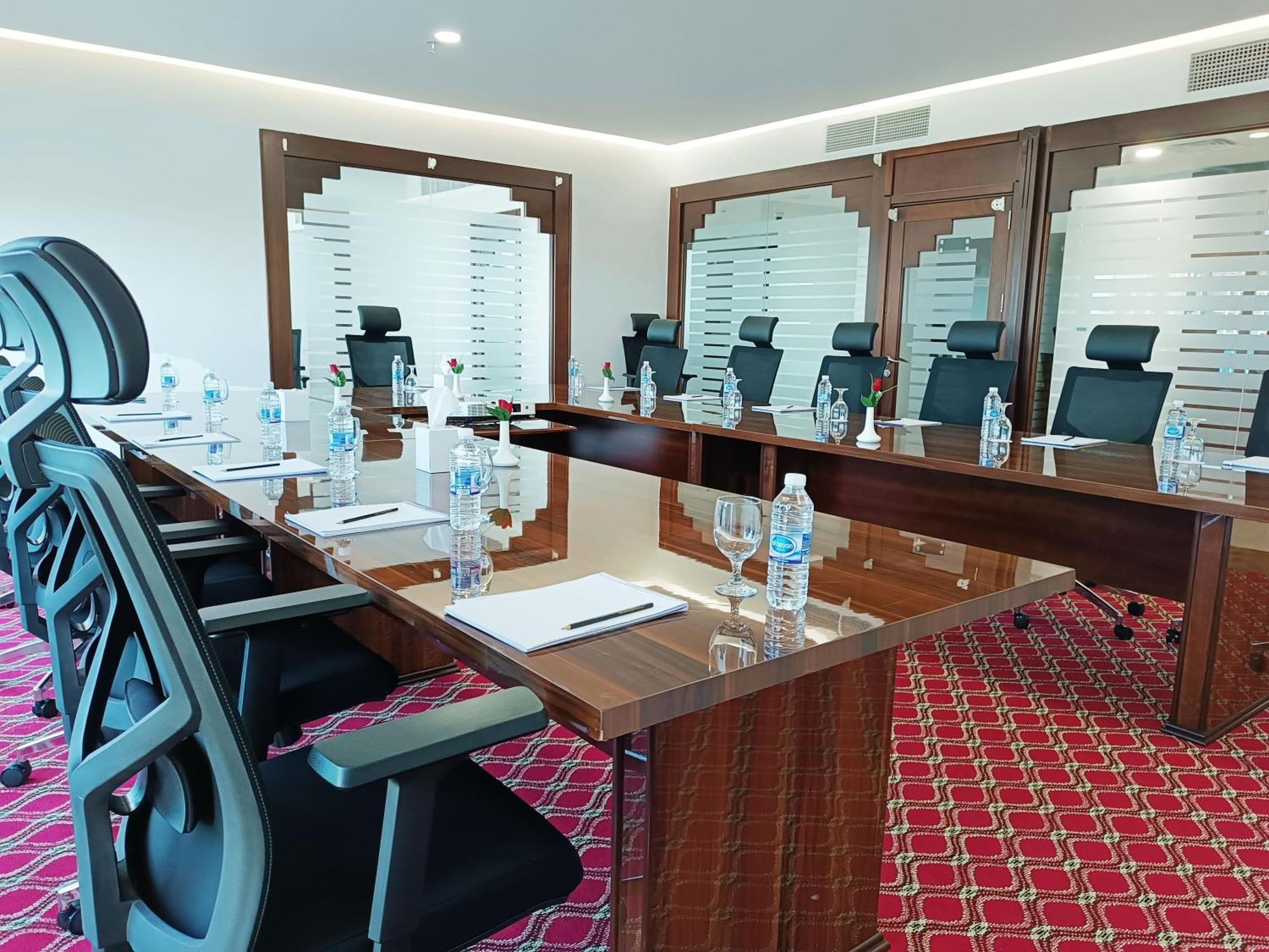 דובאי Sunday Mega Hotel Sheikh Zayed Road Near Difc Formerly Emirates Grand Hotel מראה חיצוני תמונה