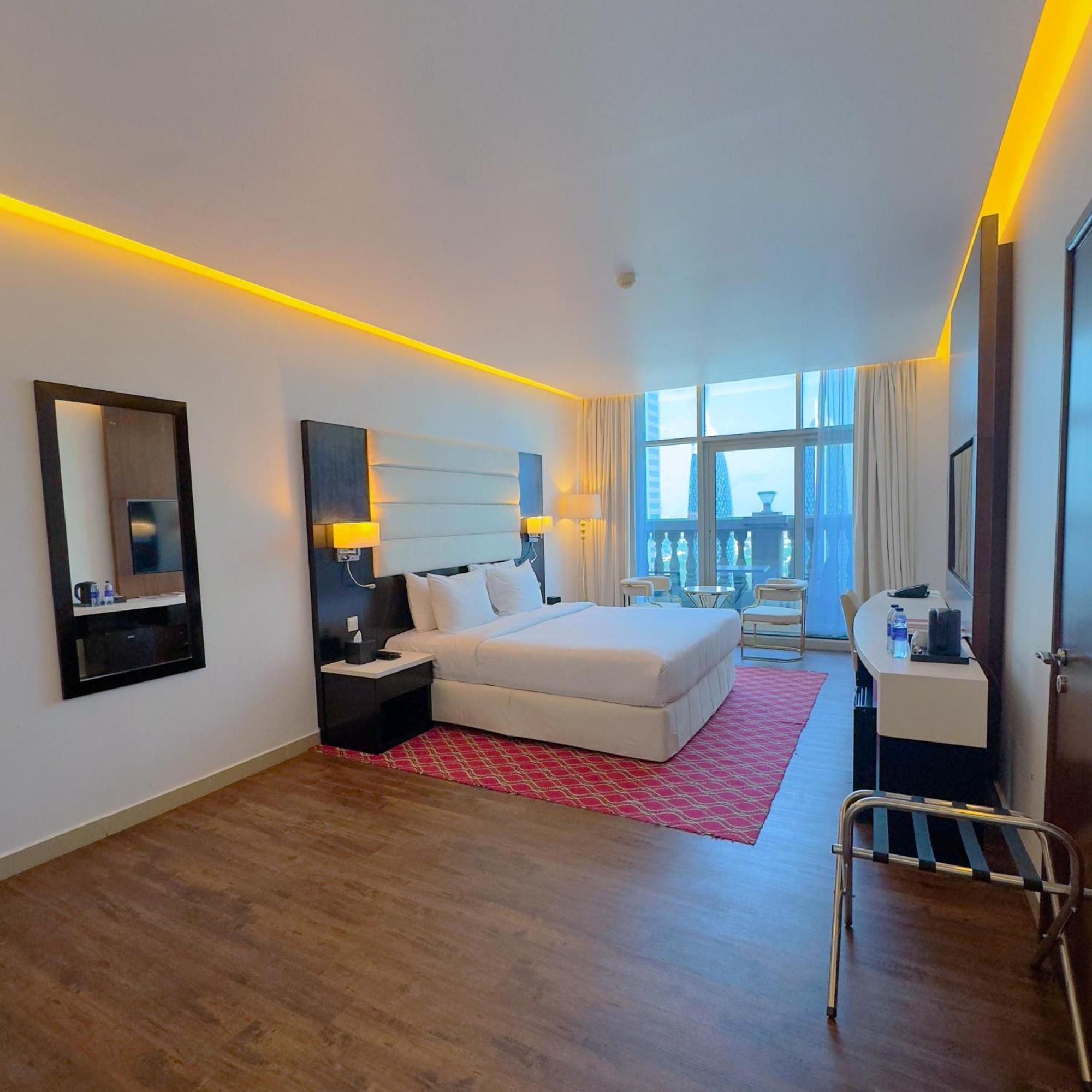 דובאי Sunday Mega Hotel Sheikh Zayed Road Near Difc Formerly Emirates Grand Hotel מראה חיצוני תמונה