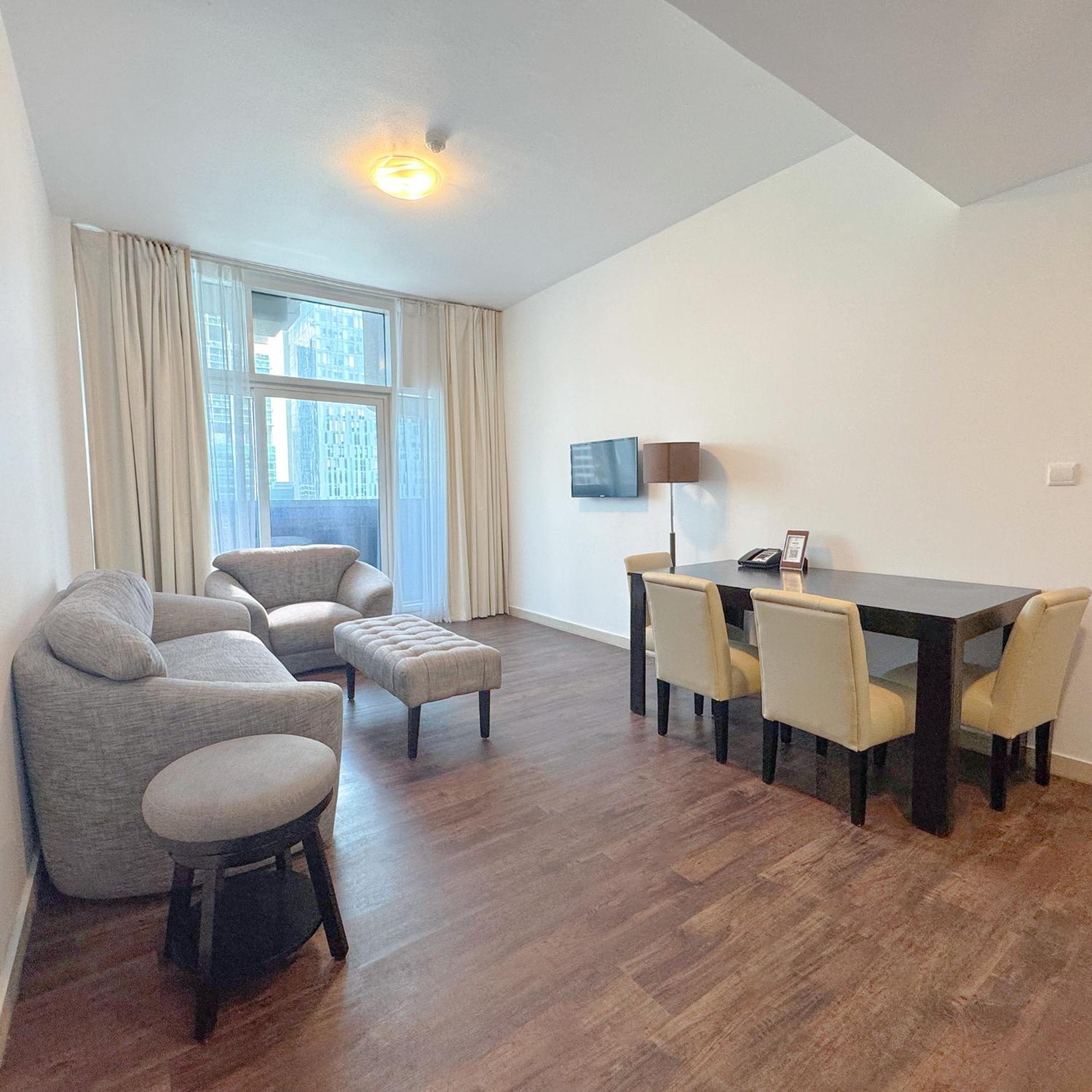 דובאי Sunday Mega Hotel Sheikh Zayed Road Near Difc Formerly Emirates Grand Hotel מראה חיצוני תמונה