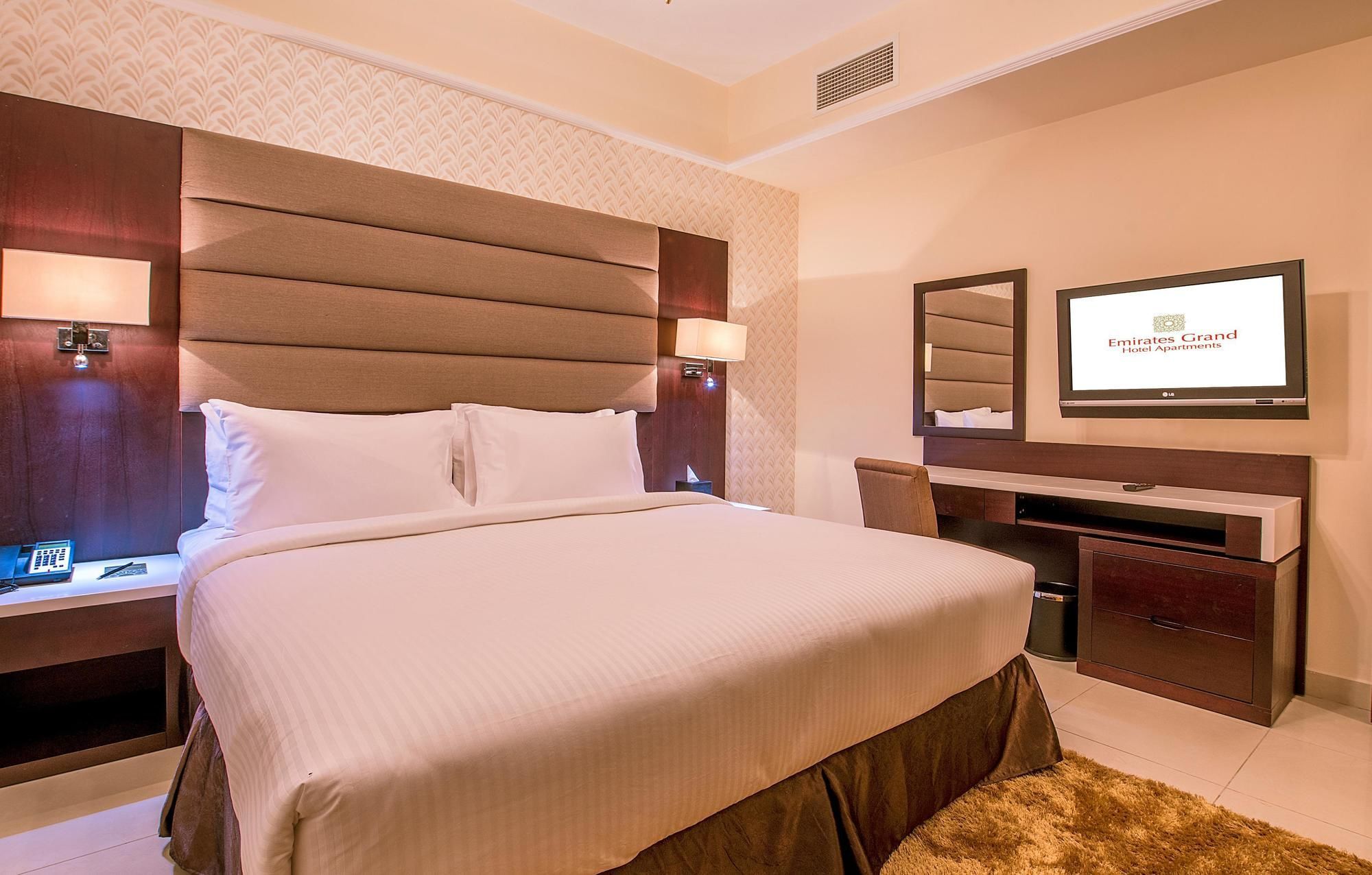 דובאי Sunday Mega Hotel Sheikh Zayed Road Near Difc Formerly Emirates Grand Hotel מראה חיצוני תמונה